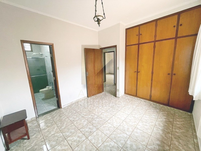 Casa para alugar com 3 quartos, 200m² - Foto 16