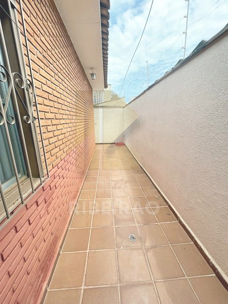 Casa para alugar com 3 quartos, 200m² - Foto 27