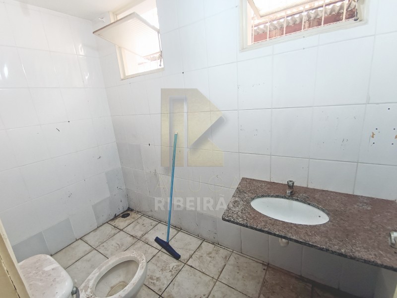 Prédio Inteiro para alugar com 2 quartos, 200m² - Foto 7