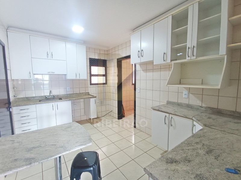 Apartamento para alugar com 3 quartos, 127m² - Foto 9