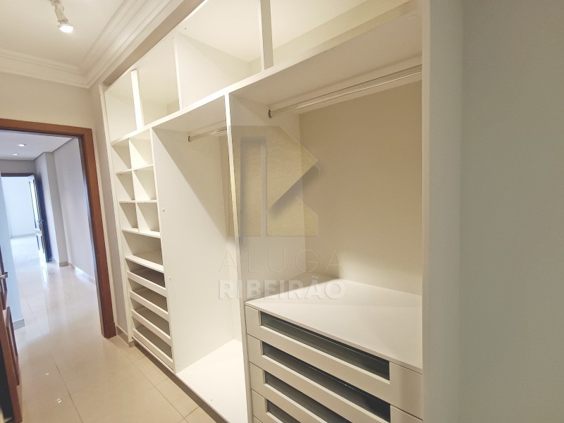 Apartamento para alugar com 3 quartos, 218m² - Foto 12