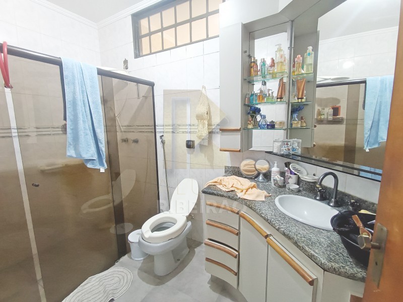 Casa para alugar com 4 quartos, 300m² - Foto 10