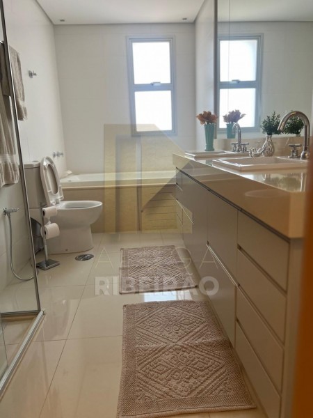 Apartamento para alugar com 4 quartos, 246m² - Foto 13