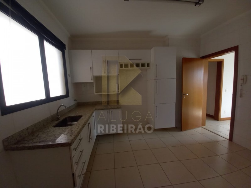 Apartamento para alugar com 3 quartos, 140m² - Foto 19