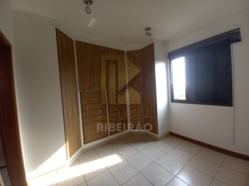 Apartamento para alugar com 3 quartos, 140m² - Foto 13