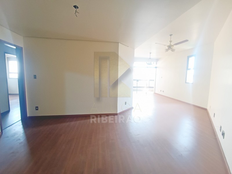 Apartamento à venda com 3 quartos, 130m² - Foto 2